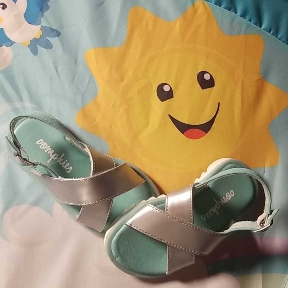 GIRLS Criss Cross Sandals